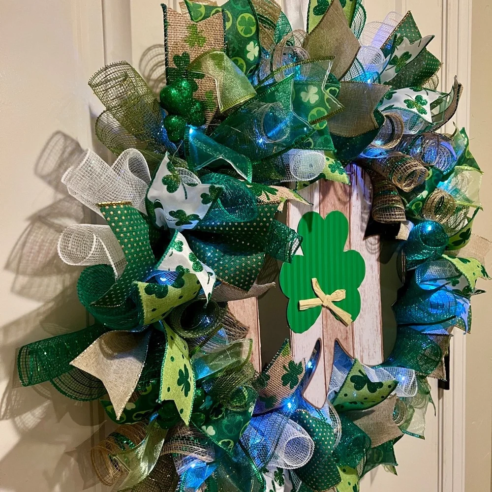 Handmade St. Patrick’s Shamrock Ribbon Prelit Wreath 26 ins LED XLW3